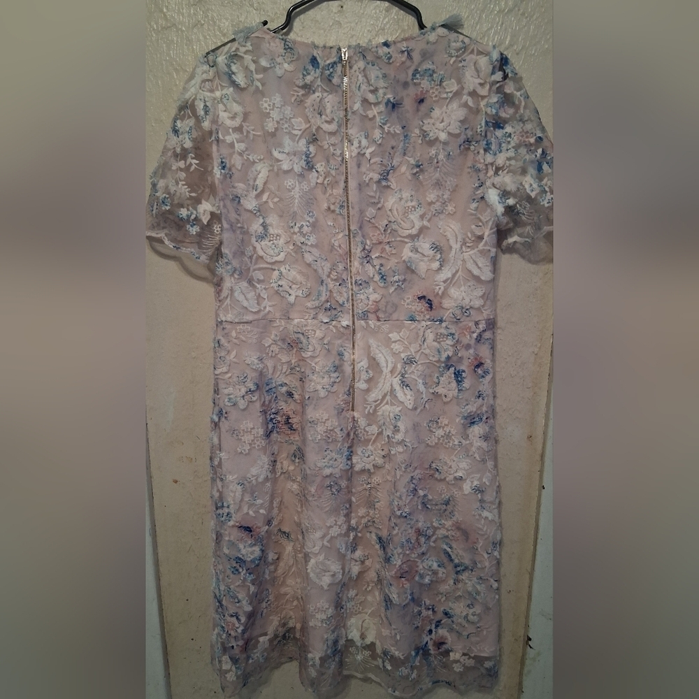 T Tahari Floral Lace Dress Size 14 / Romantic Occasion Style - Picture 4 of 5